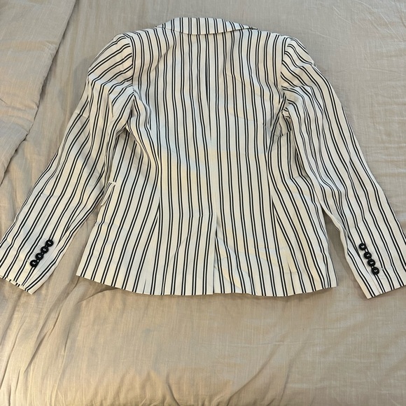 Judith & Charles Roccoco Linen Blend Blazer - Picture 6 of 11